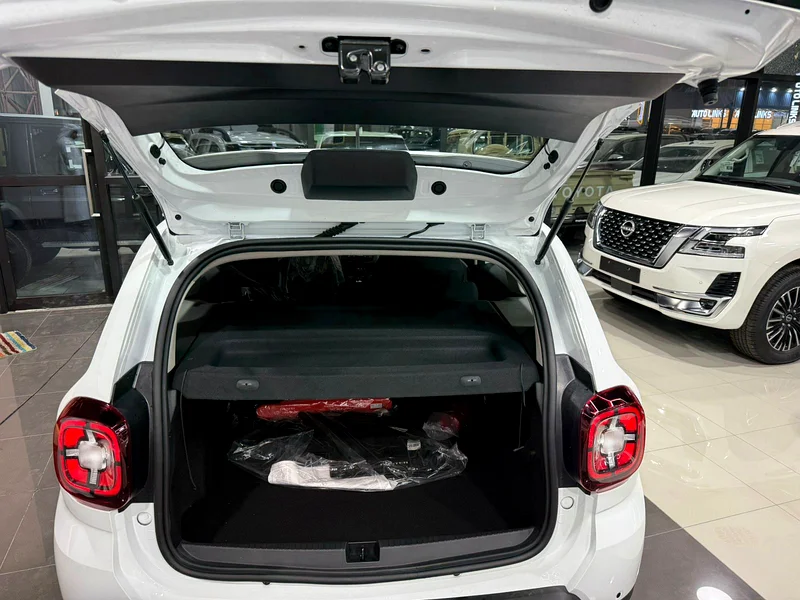 2025 Renault Duster - View 5