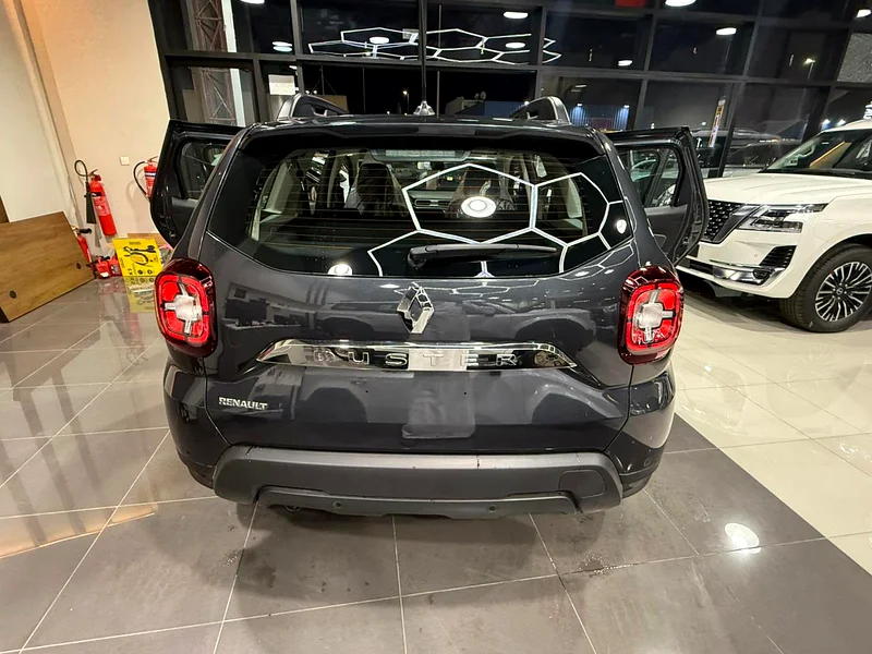 2025 Renault Duster - View 4