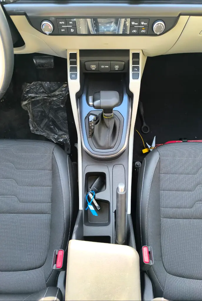 2026 Kia Carens - View 3