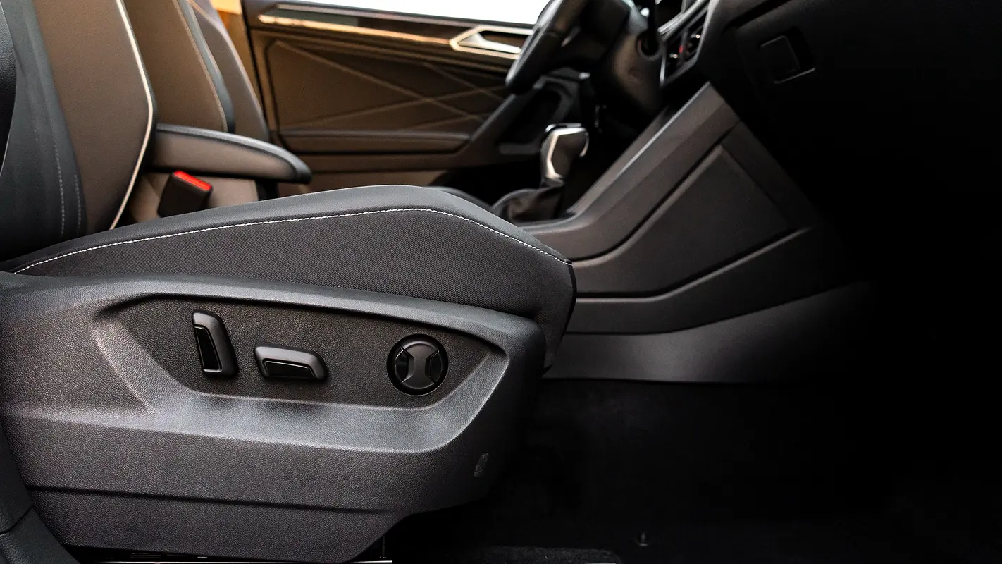 2025 Volkswagen Tiguan - View 14