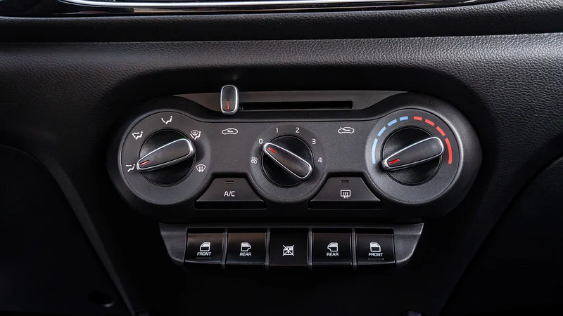 2025 Kia Pegas - View 10