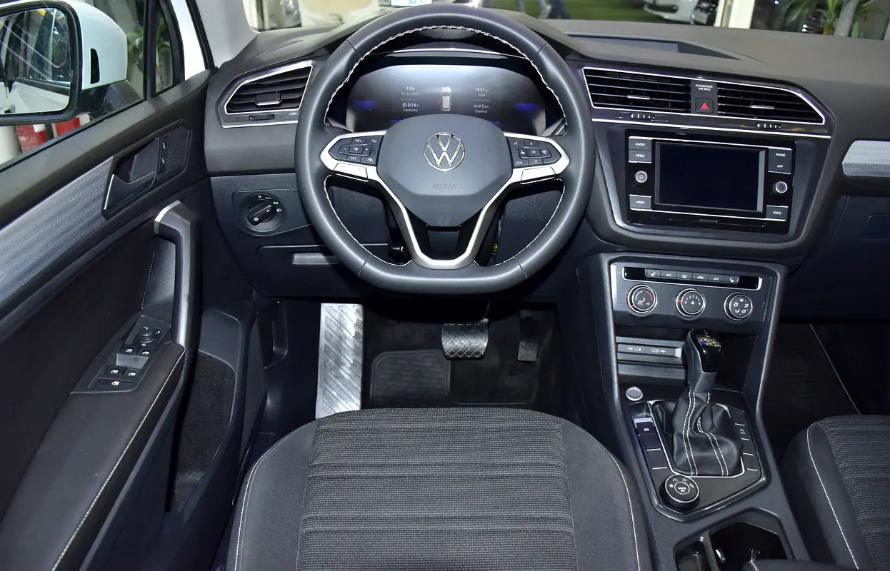 2024 Volkswagen Tiguan - View 10