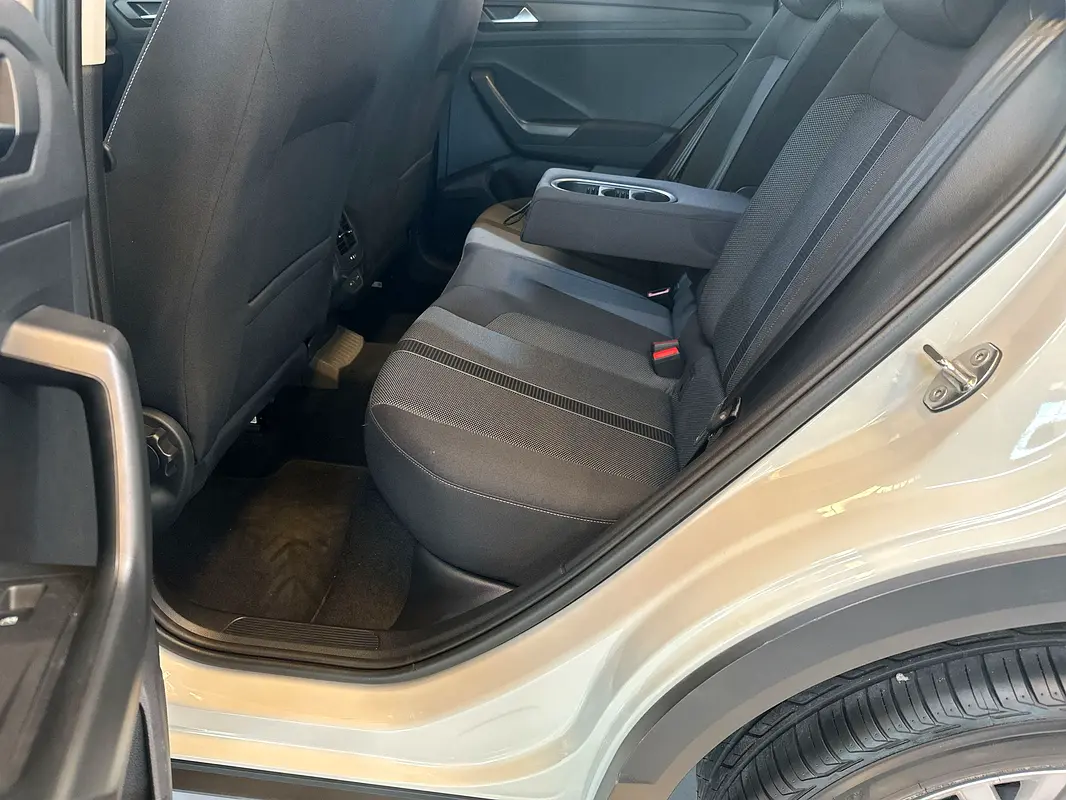 2024 Volkswagen T-Roc - View 9