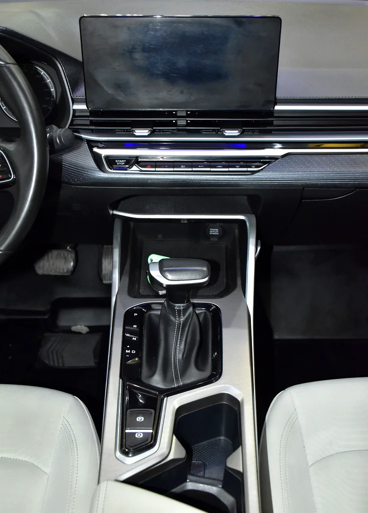 2024 Geely Emgrand - View 13