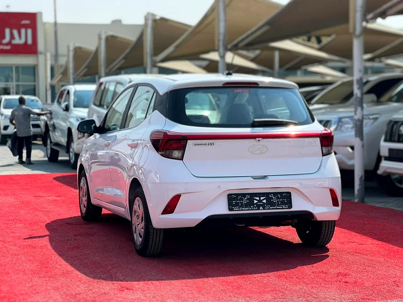 2025 Hyundai Grand i10 - View 3