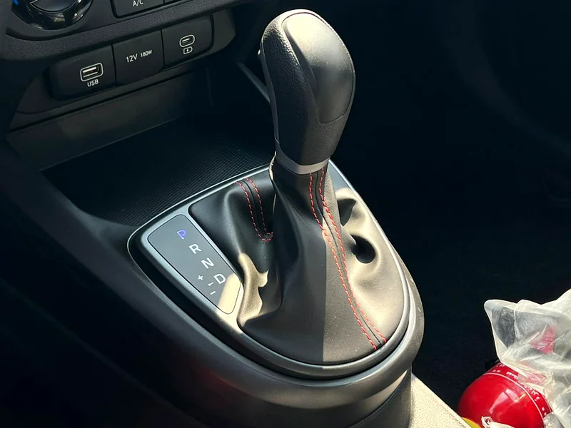 2025 Hyundai Grand i10 - View 17