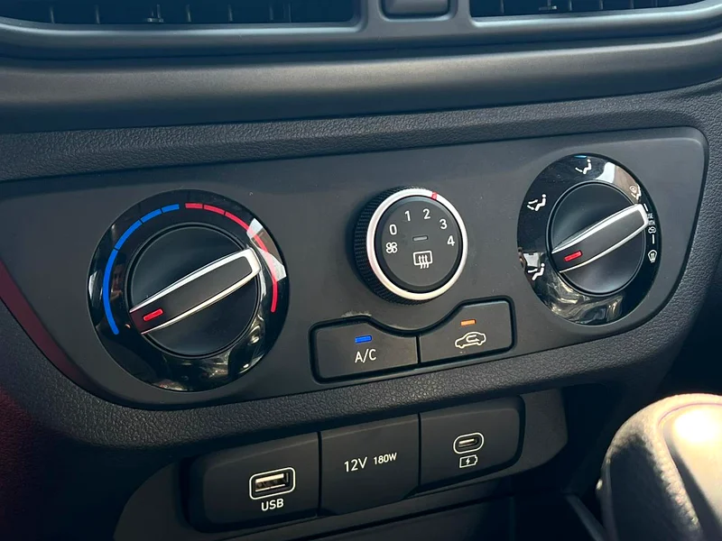 2025 Hyundai Grand i10 - View 18