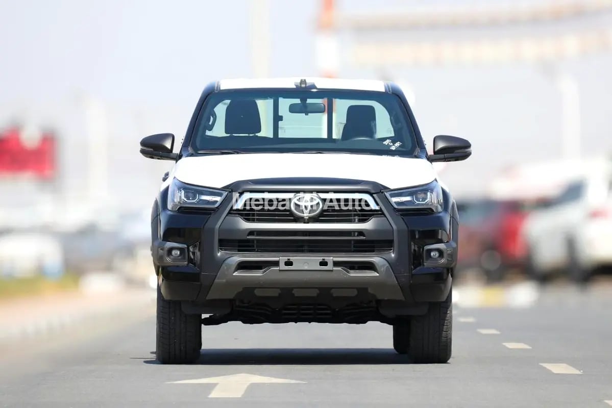 2026 Toyota Hilux - 0 km - Available for export from UAE to Algeria 3