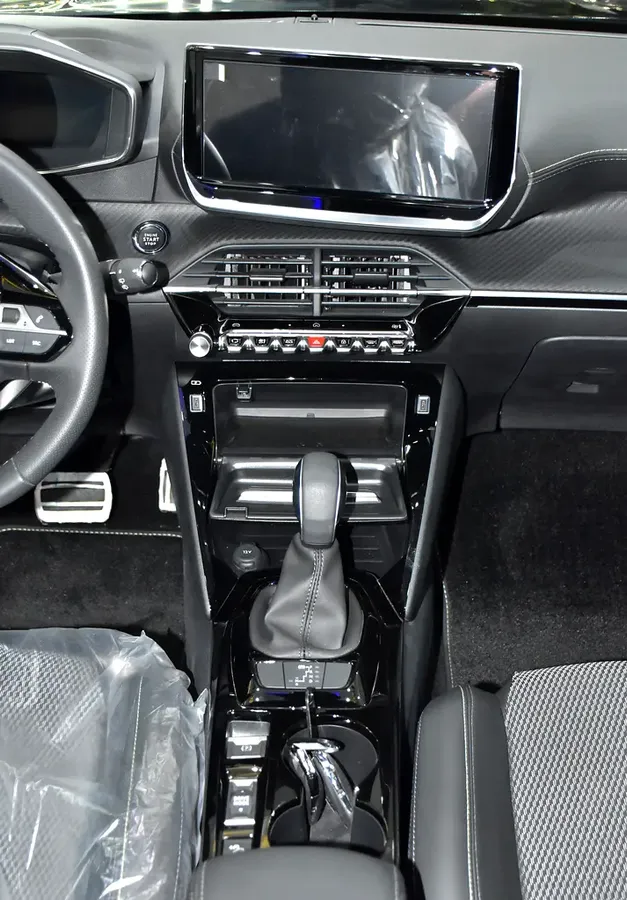 2024 Peugeot 2008 - 0 km - Available for export from UAE to Algeria - 15