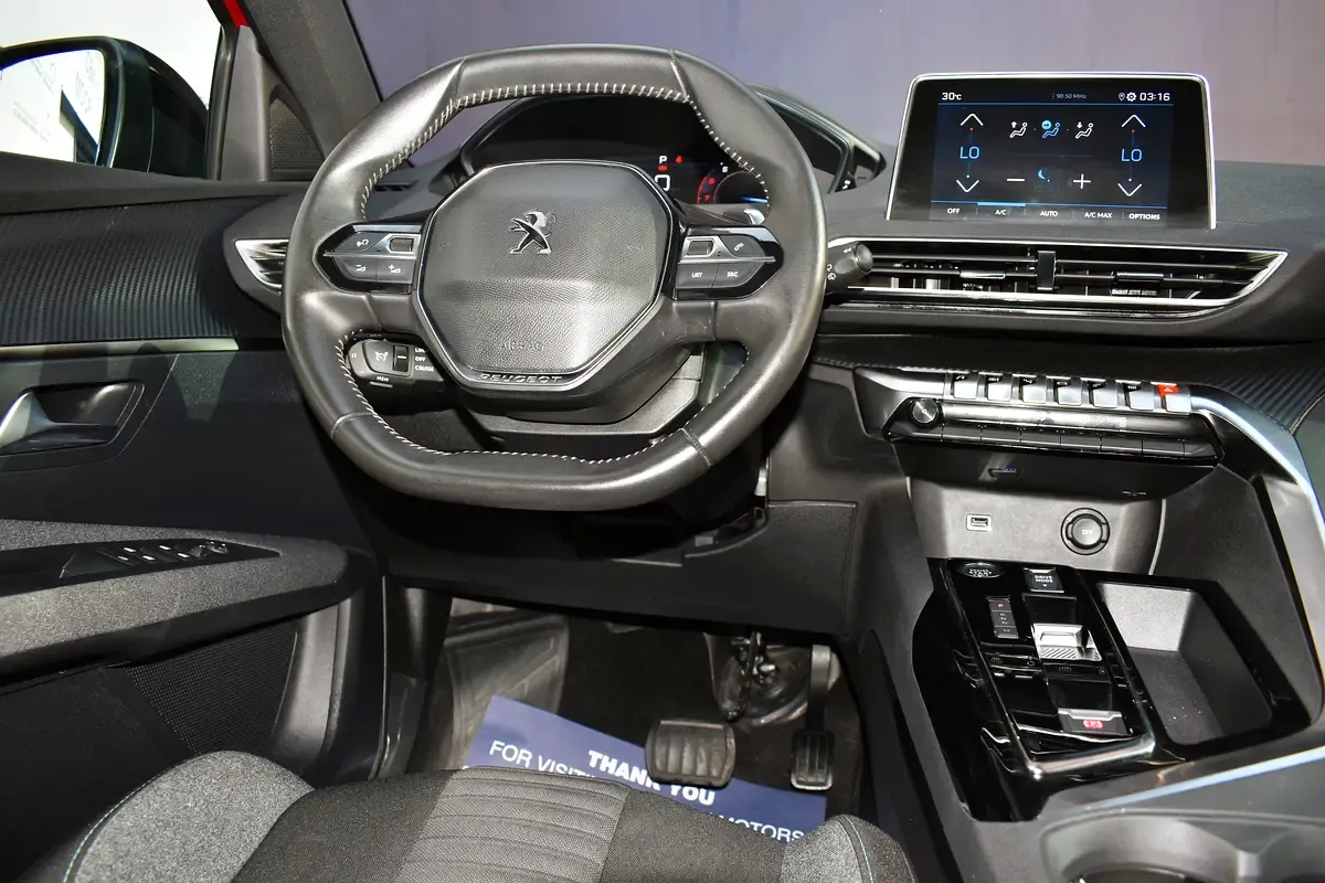 2024 Peugeot 3008 - 23812 km - Available for export from UAE to Algeria - 12