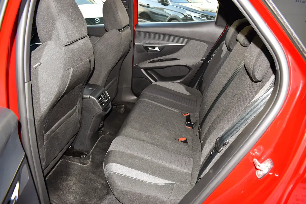 2024 Peugeot 3008 - 23812 km - Available for export from UAE to Algeria - 13