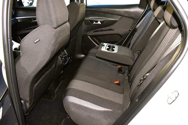 2024 Peugeot 3008 - 23865 km - Available for export from UAE to Algeria - 12