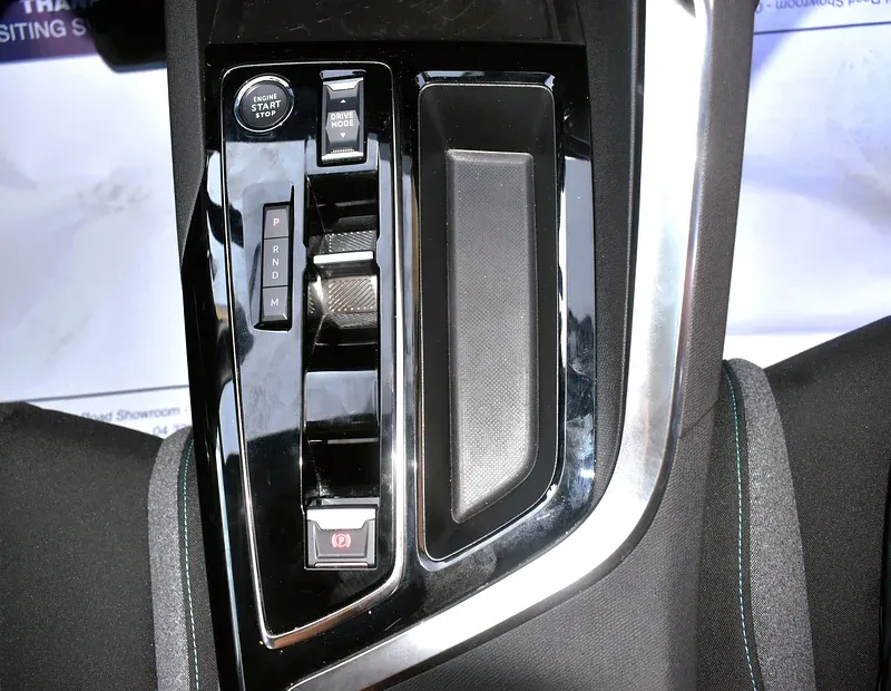 2024 Peugeot 3008 - 23865 km - Available for export from UAE to Algeria - 8