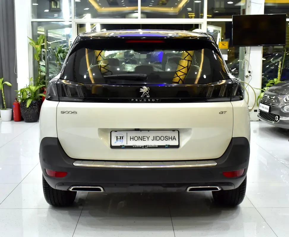 2024 Peugeot 5008 - 0 km - Available for export from UAE to Algeria - 5