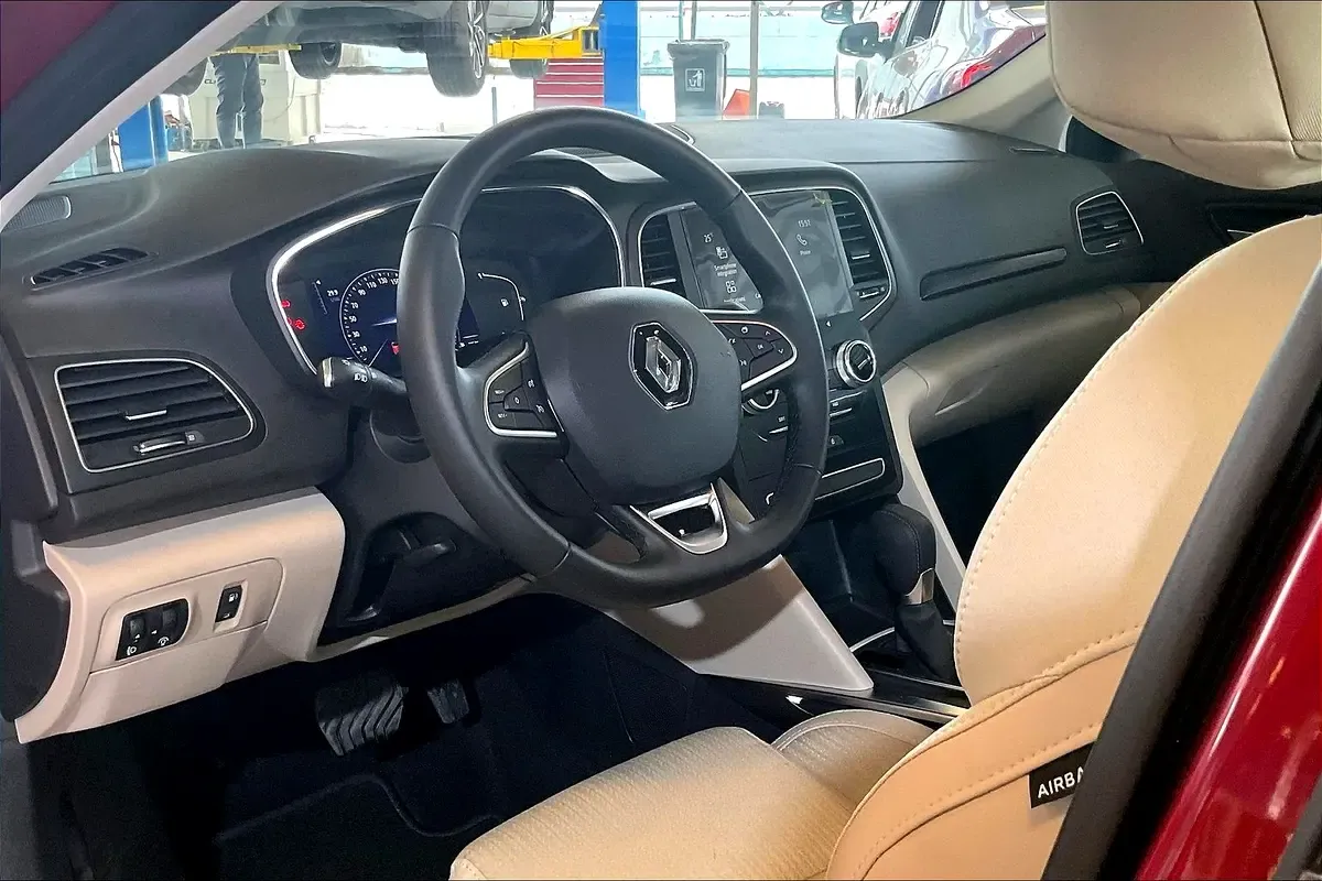 2024 Renault Megane - 94 km - Available for export from UAE to Algeria - 12