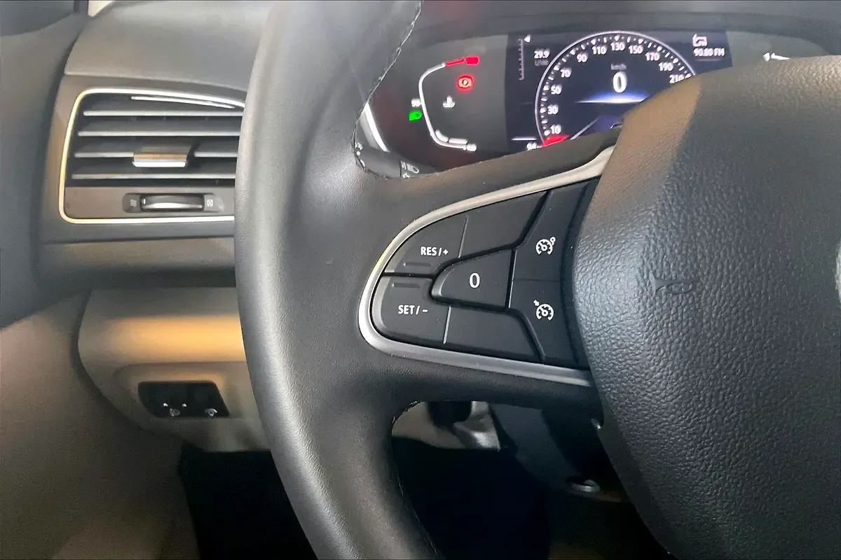 2024 Renault Megane - 94 km - Available for export from UAE to Algeria - 4