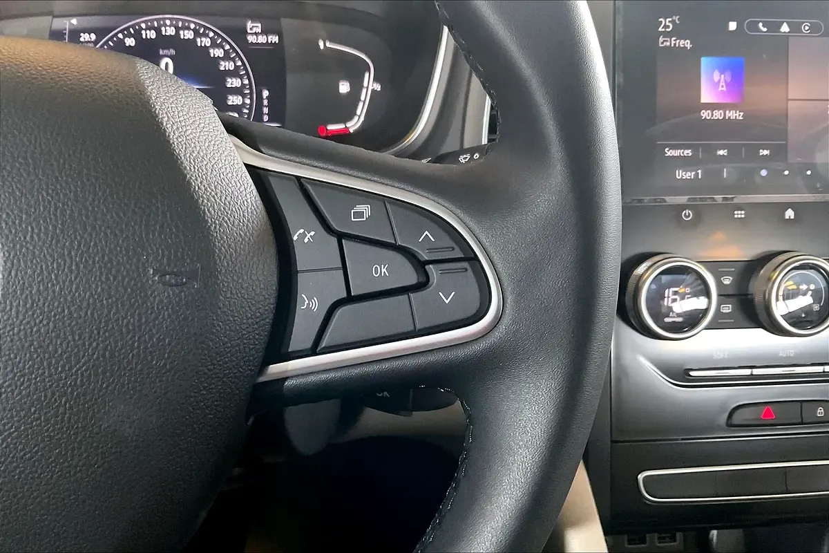 2024 Renault Megane - 94 km - Available for export from UAE to Algeria - 10