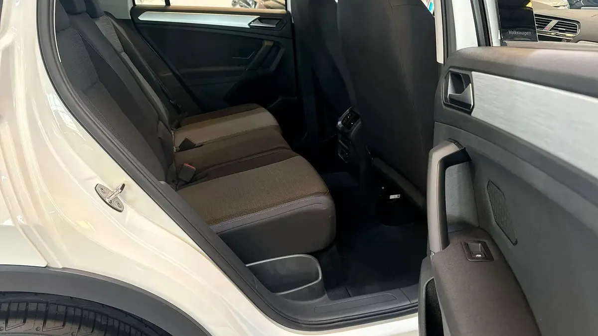 2024 Volkswagen Tiguan - 14500 km - Available for export from UAE to Algeria - 11