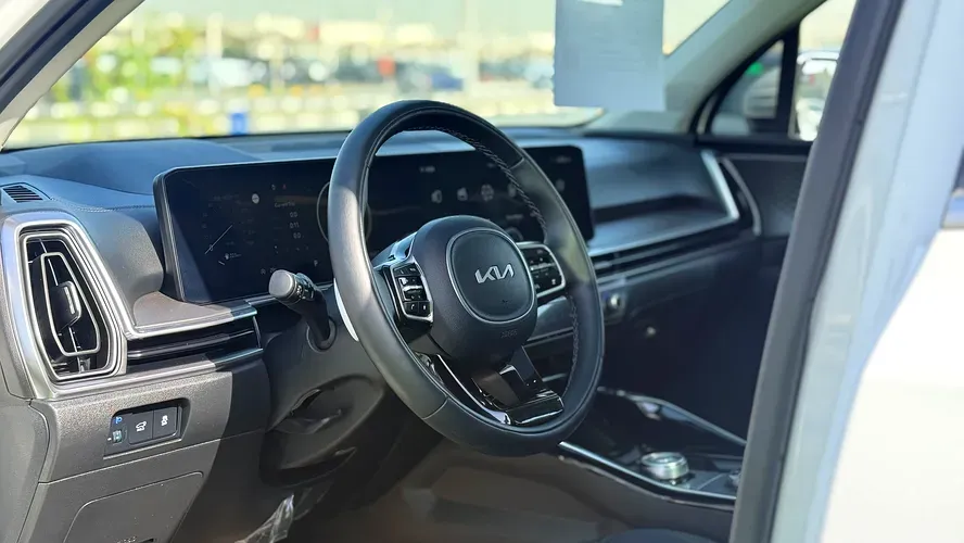 2025 Kia Sorento - 6000 km - Available for export from UAE to Algeria - 14