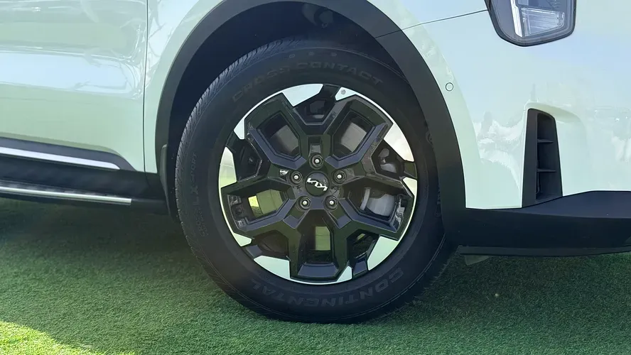 2025 Kia Sorento - 6000 km - Available for export from UAE to Algeria - 7