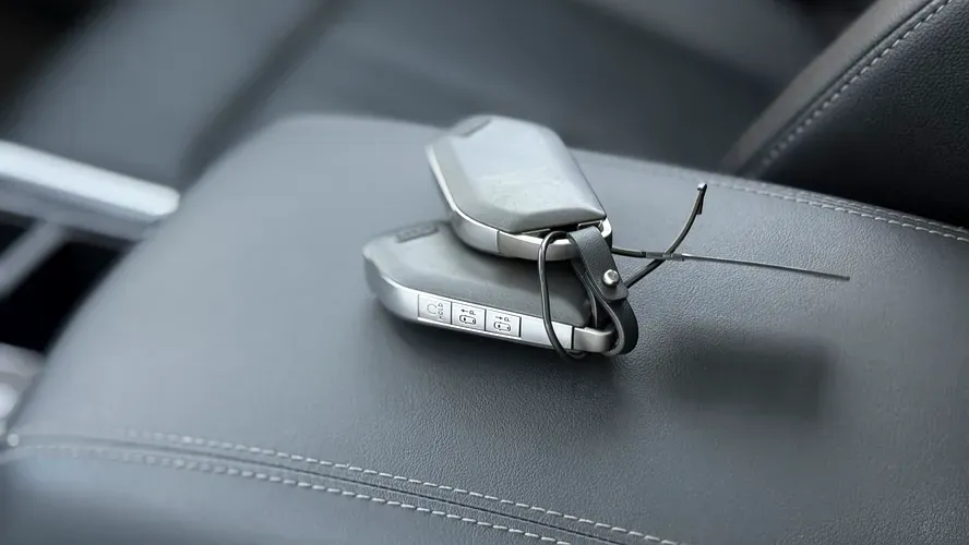 2025 Kia Sorento - 6000 km - Available for export from UAE to Algeria - 9