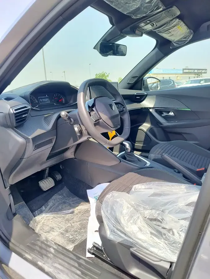 2025 Peugeot 2008 - 0 km - Available for export from UAE to Algeria - 3