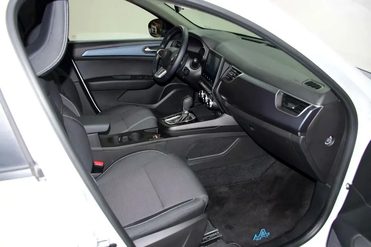 2025 Renault Arkana - 2446 km - Available for export from UAE to Algeria - 11