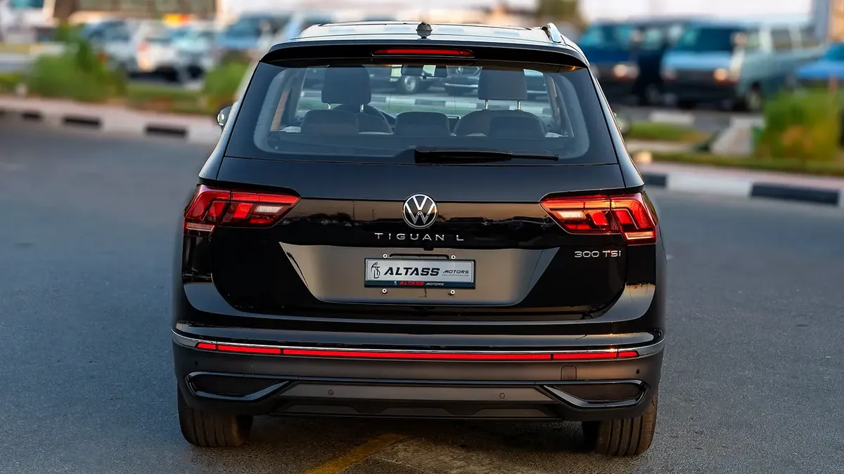 2025 Volkswagen Tiguan - 36 km - Available for export from UAE to Algeria - 3
