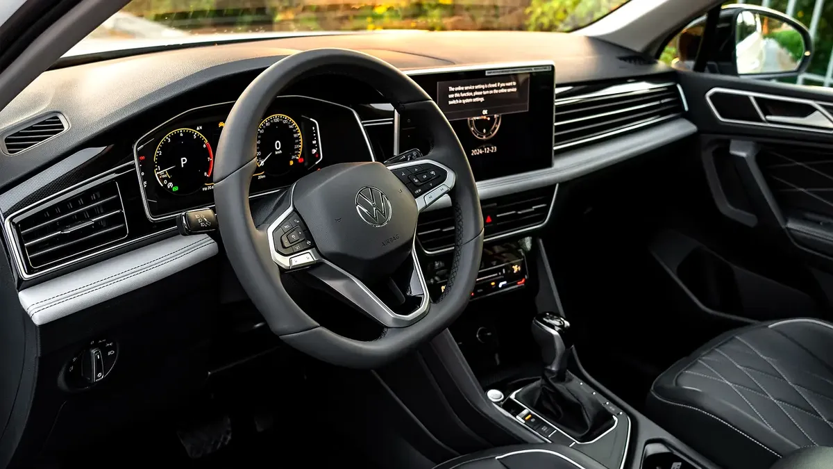 2025 Volkswagen Tiguan - 36 km - Available for export from UAE to Algeria - 7