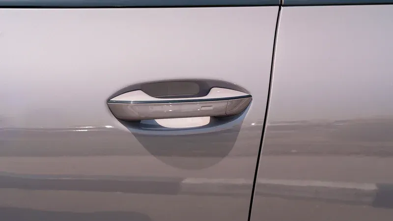 2025 Volkswagen Tiguan - 25 km - Available for export from UAE to Algeria - 3