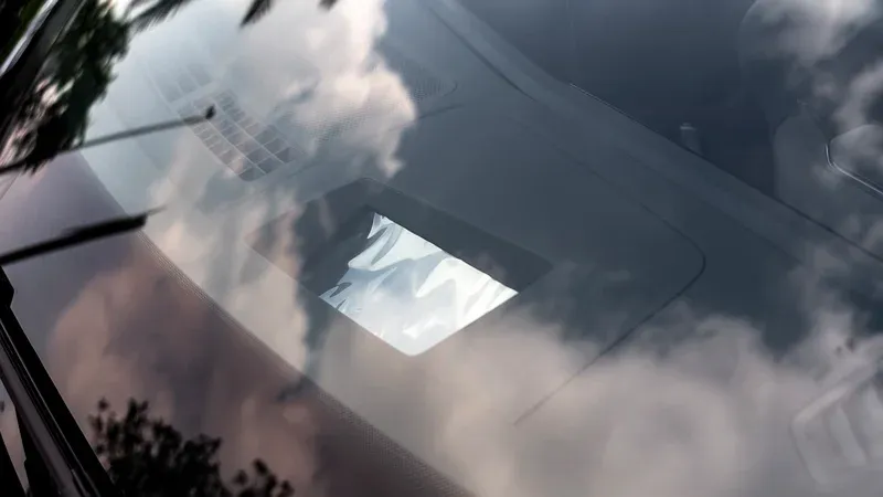 2025 Volkswagen Tiguan - 25 km - Available for export from UAE to Algeria - 9