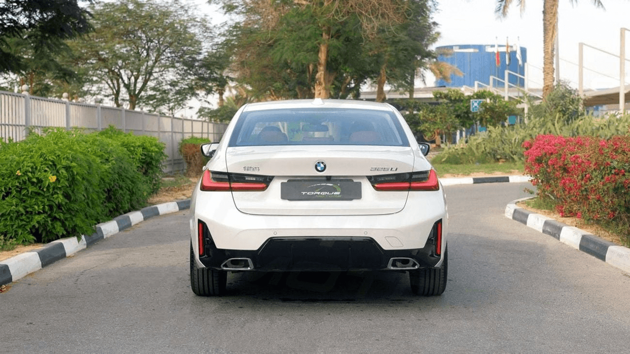 2026 BMW 325 - View 5