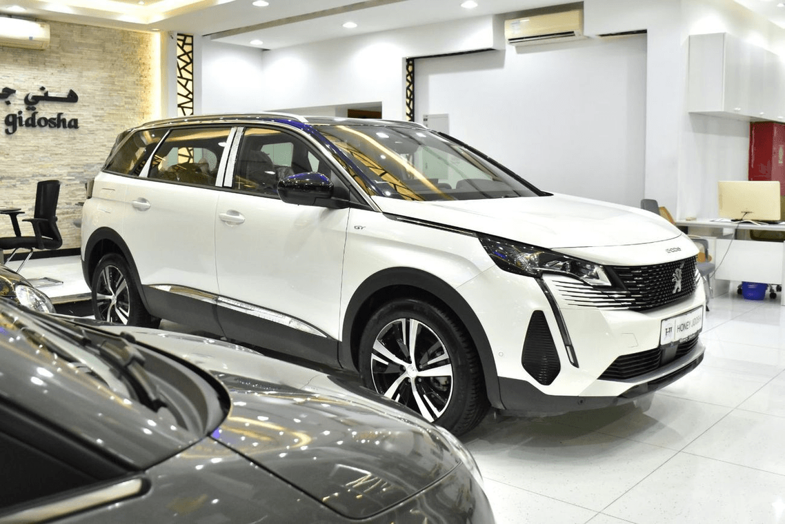 2024 Peugeot 5008 - 0 km - Available for export from UAE to Algeria - 2