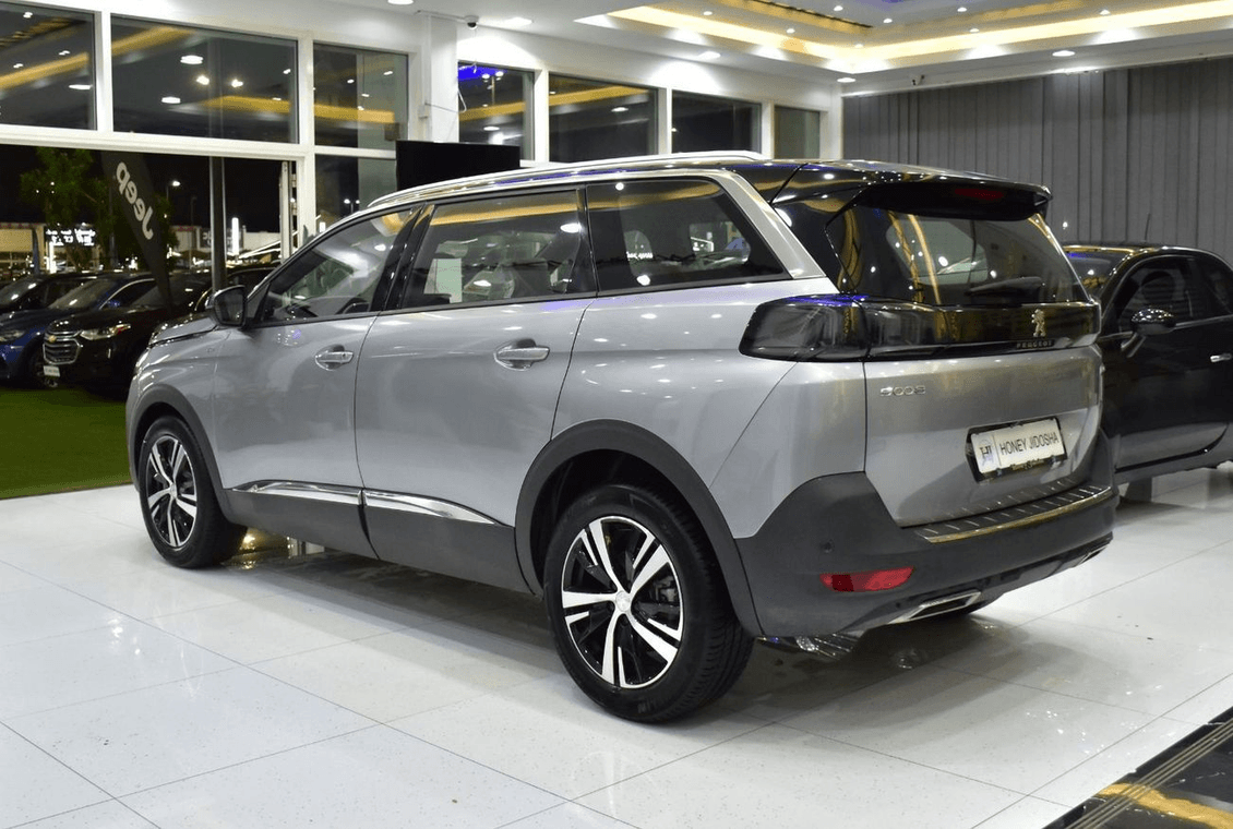 2024 Peugeot 5008 - 0 km - Available for export from UAE to Algeria - 8