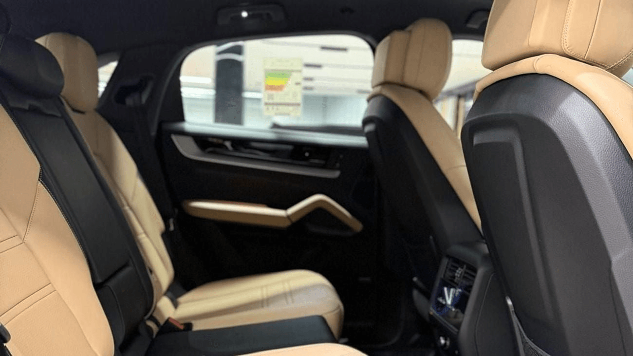2026 Porsche Cayenne Coupe - 0 km - Available for export from UAE to Algeria - 12