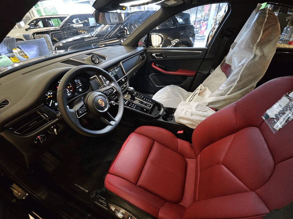 2026 Porsche Macan - 0 km - Available for export from UAE to Algeria - 12