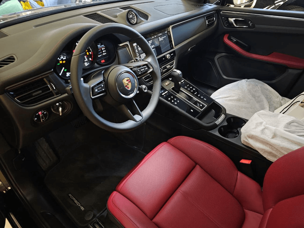 2026 Porsche Macan - 0 km - Available for export from UAE to Algeria - 13