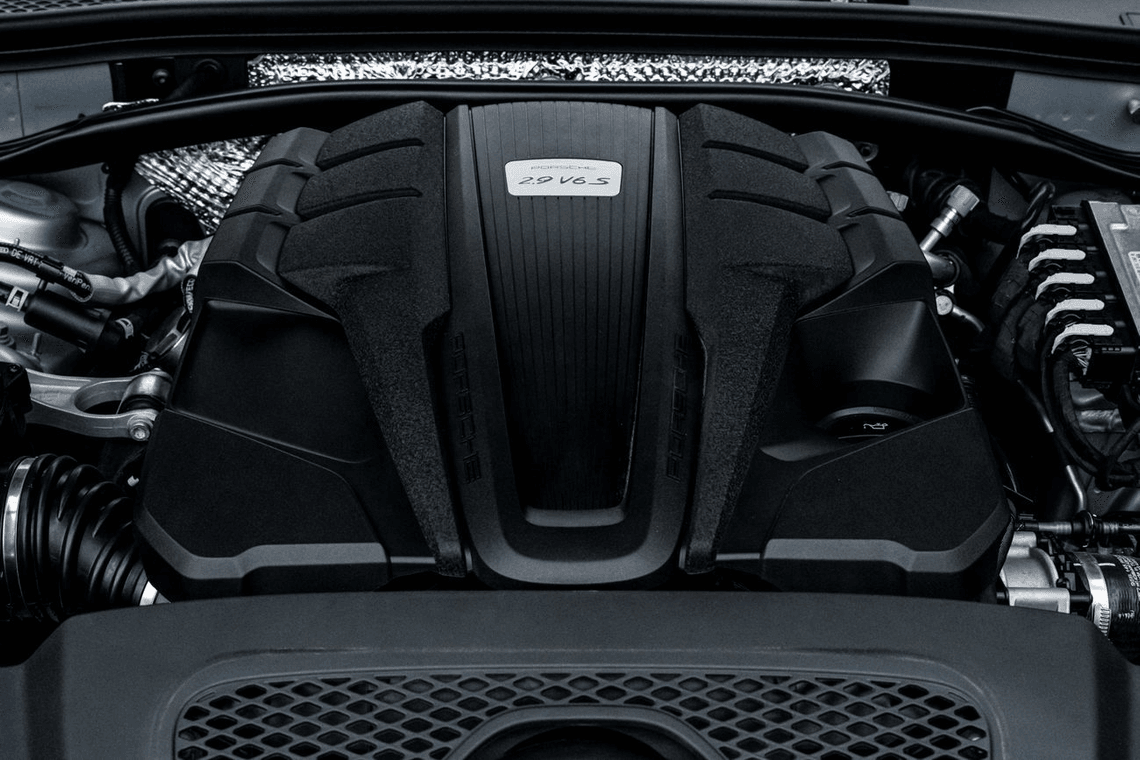 2026 Porsche Macan - 3000 km - Available for export from UAE to Algeria - 14