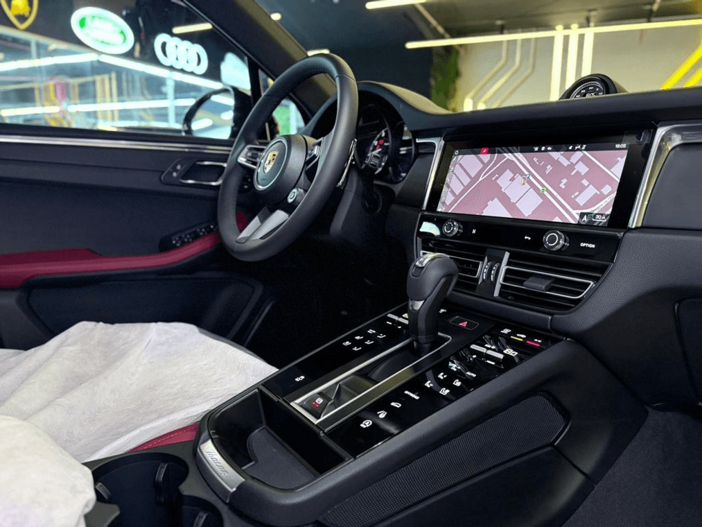 2026 Porsche Macan - 0 km - Available for export from UAE to Algeria - 14