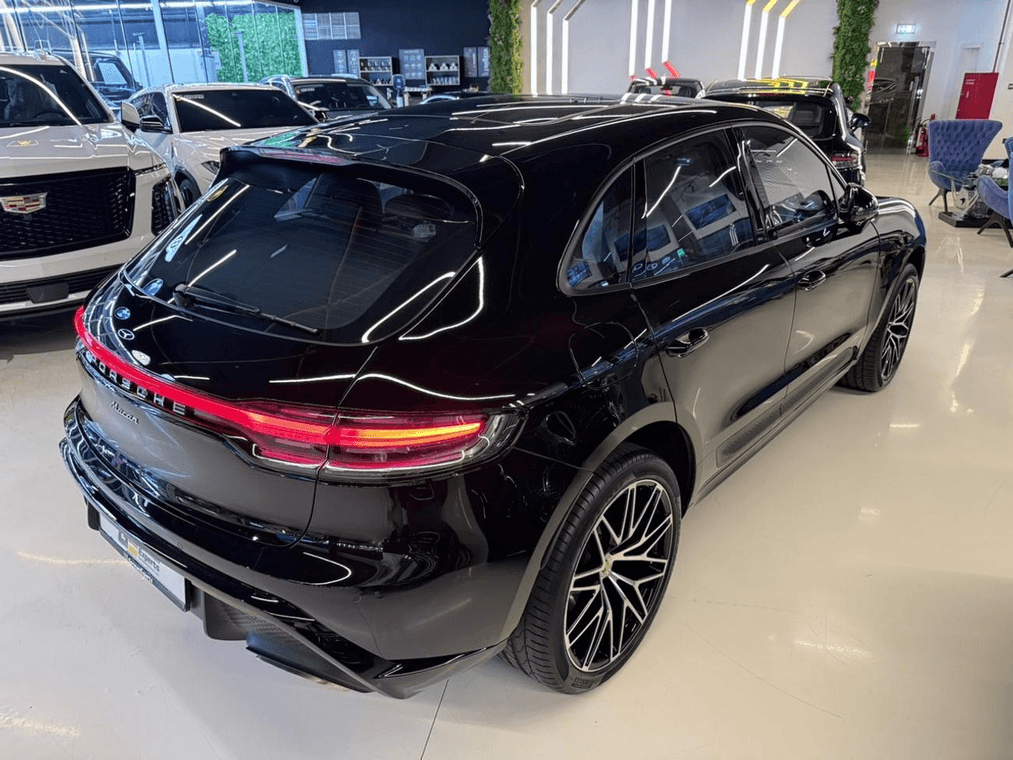 2026 Porsche Macan - 0 km - Available for export from UAE to Algeria - 6