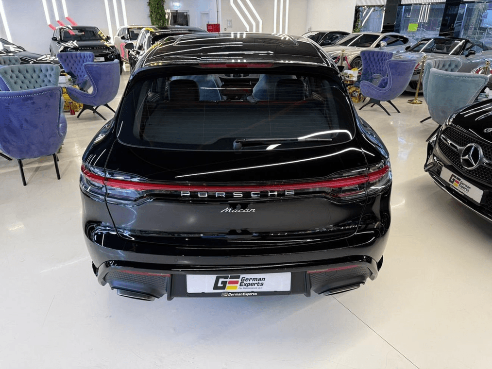 2026 Porsche Macan - 0 km - Available for export from UAE to Algeria - 8