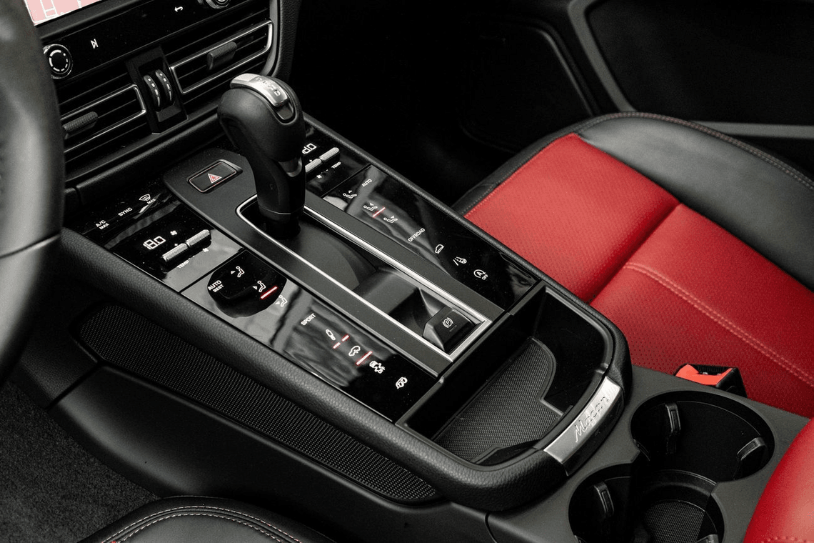 2026 Porsche Macan - 3000 km - Available for export from UAE to Algeria - 10