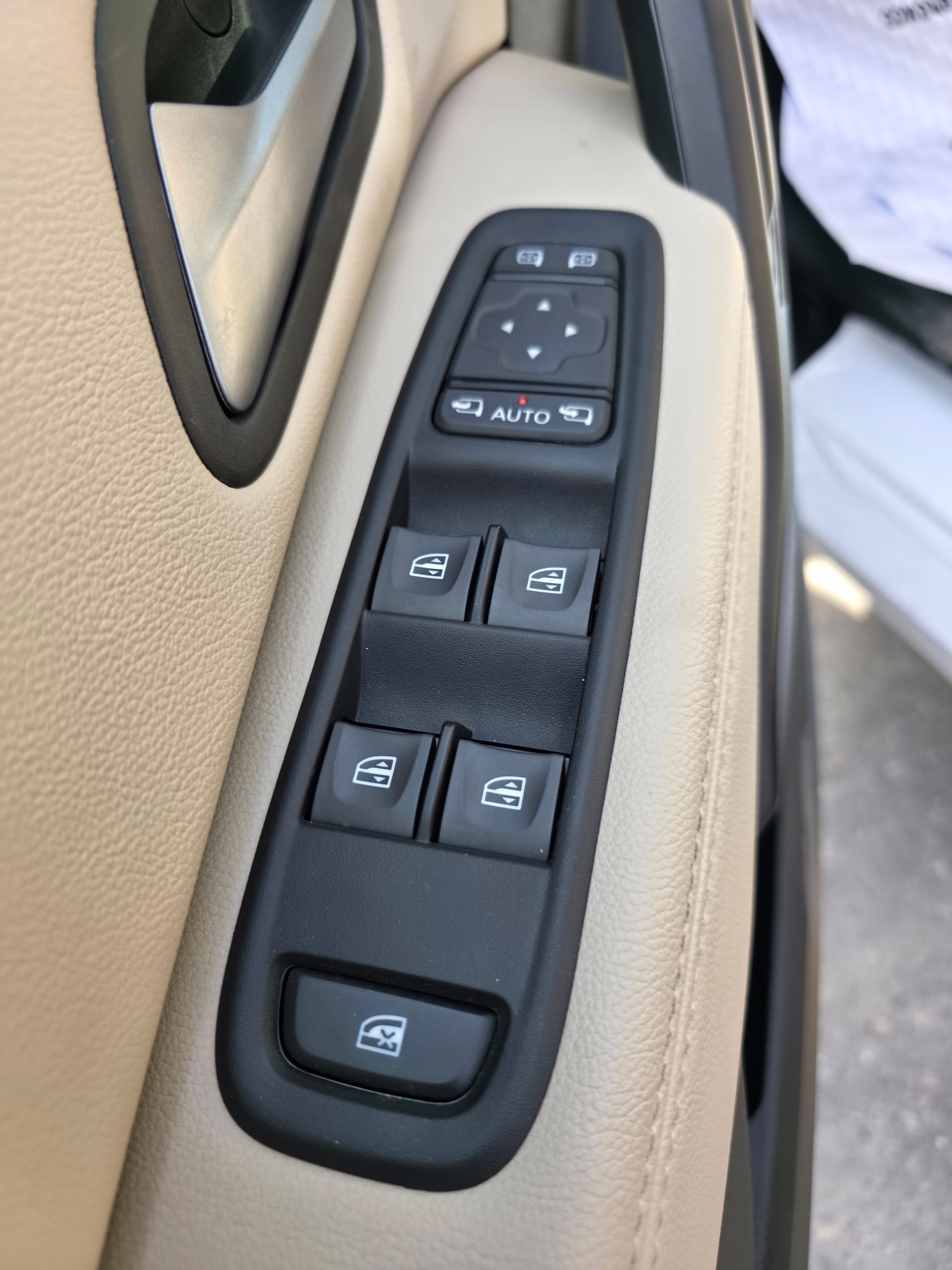 2025 Renault Duster - 0 km - Available for export from UAE to Algeria - 13