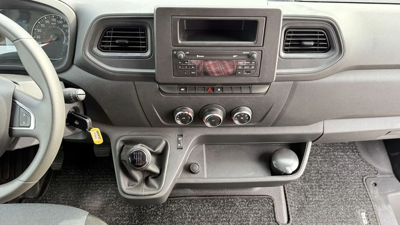 2026 Renault Master - 0 km - Available for export from UAE to Algeria - 10