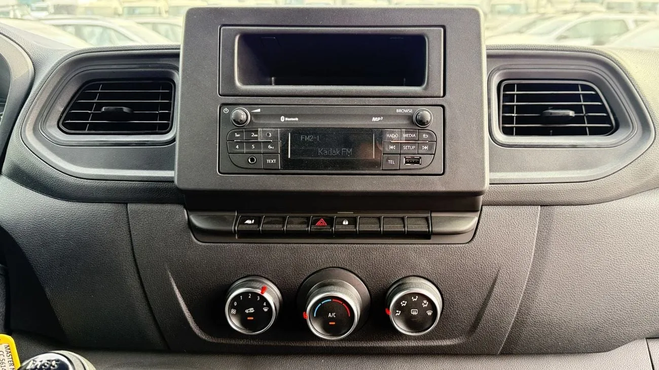 2026 Renault Master - 0 km - Available for export from UAE to Algeria - 11