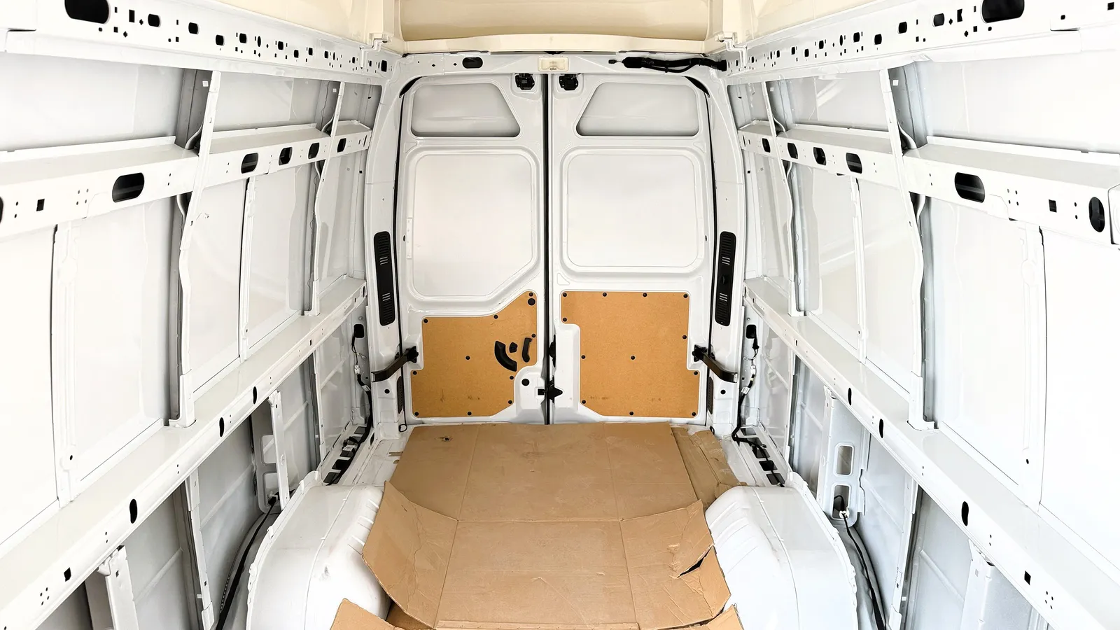 2026 Renault Master - 0 km - Available for export from UAE to Algeria - 10