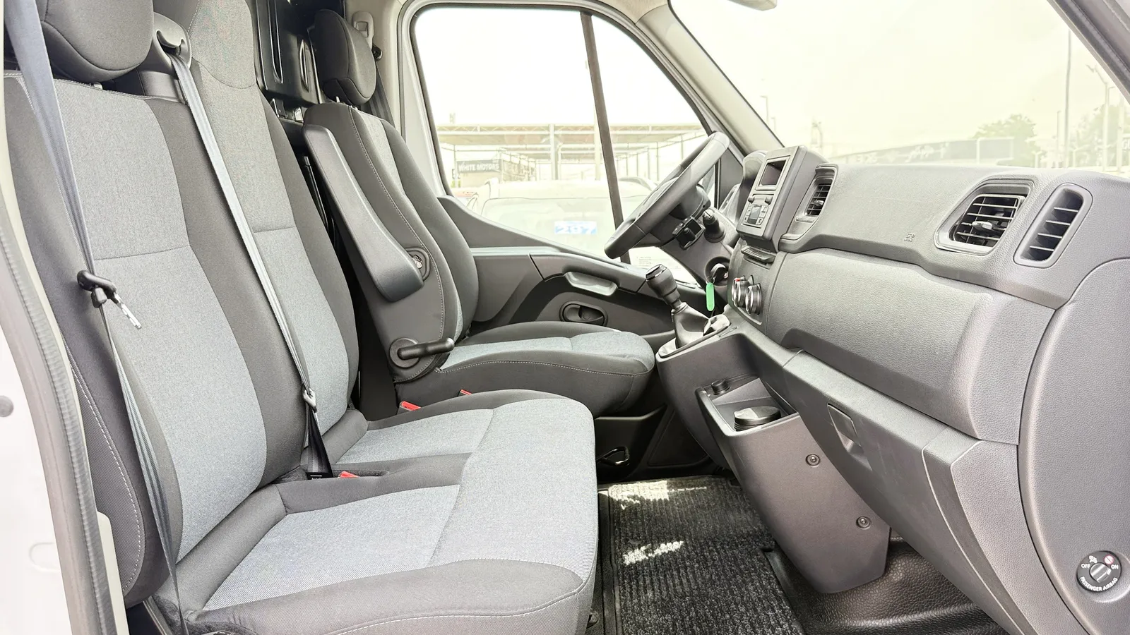 2026 Renault Master - 0 km - Available for export from UAE to Algeria - 12