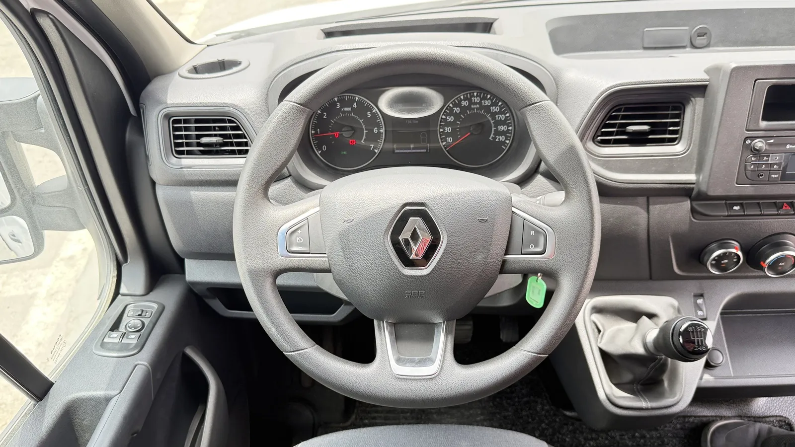 2026 Renault Master - 0 km - Available for export from UAE to Algeria - 13