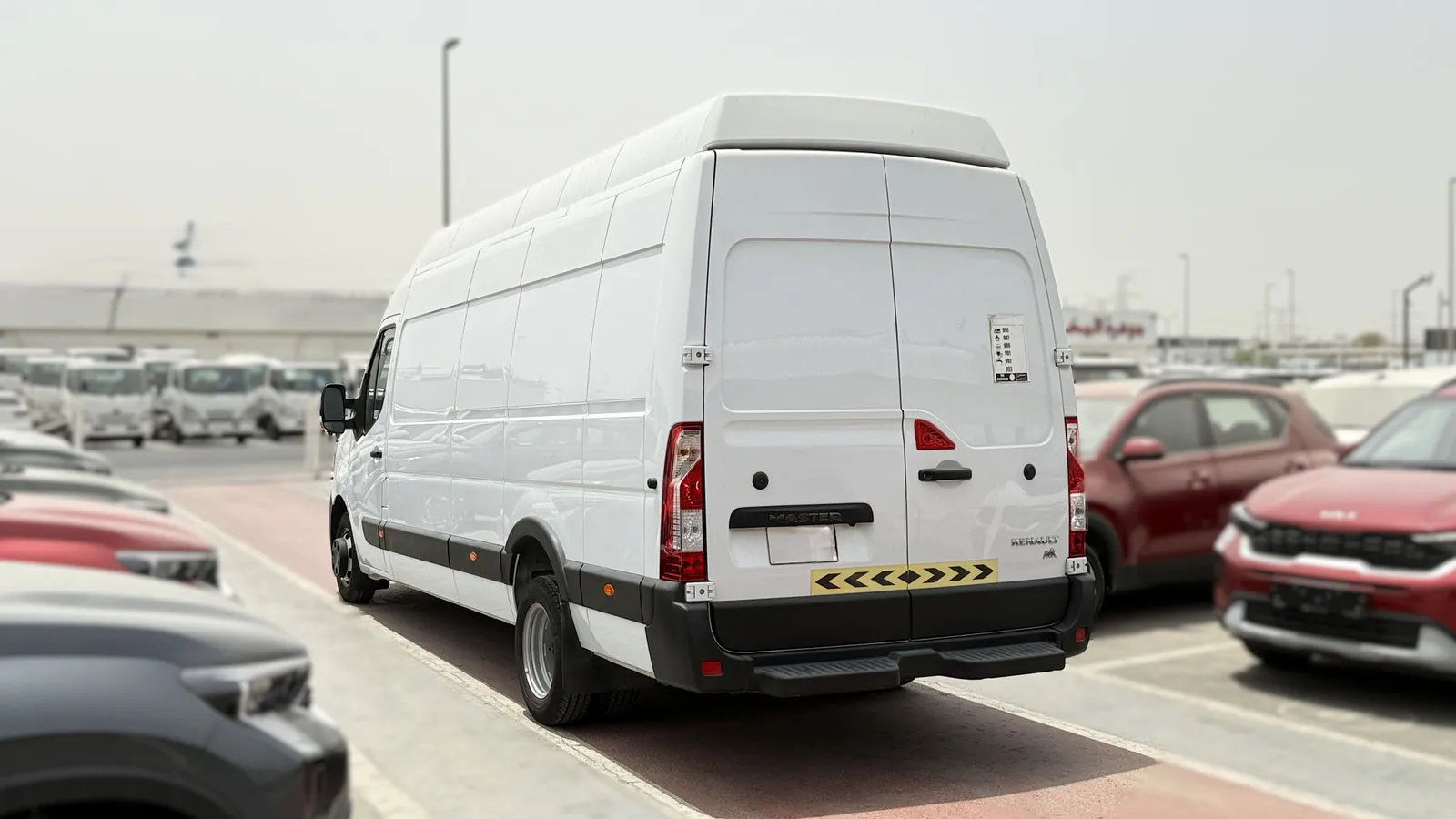 2026 Renault Master - 0 km - Available for export from UAE to Algeria - 3