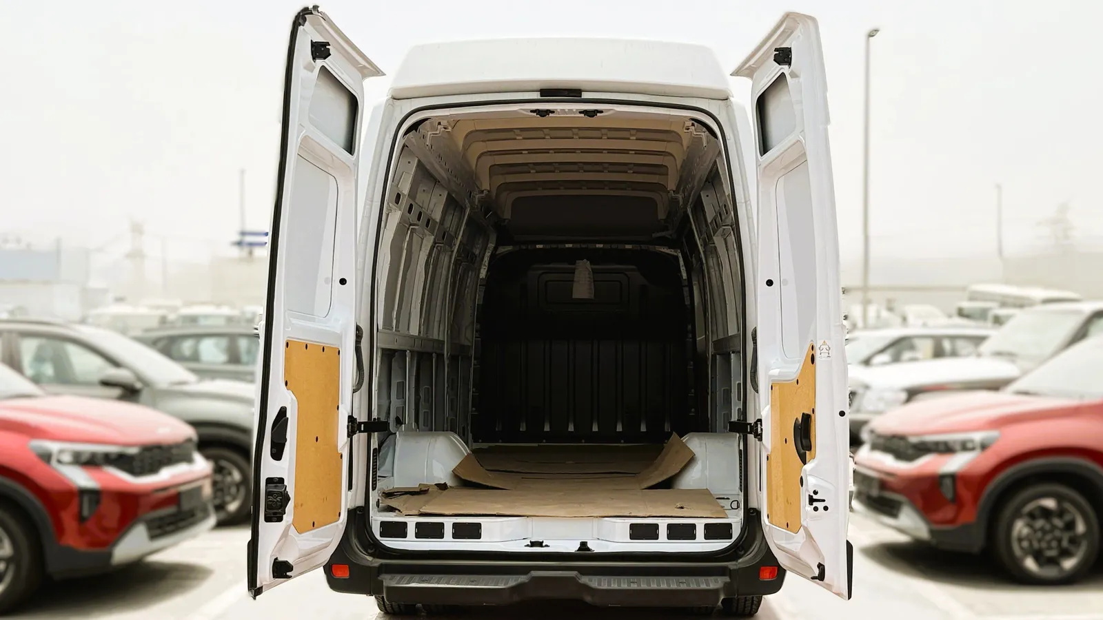 2026 Renault Master - 0 km - Available for export from UAE to Algeria - 5